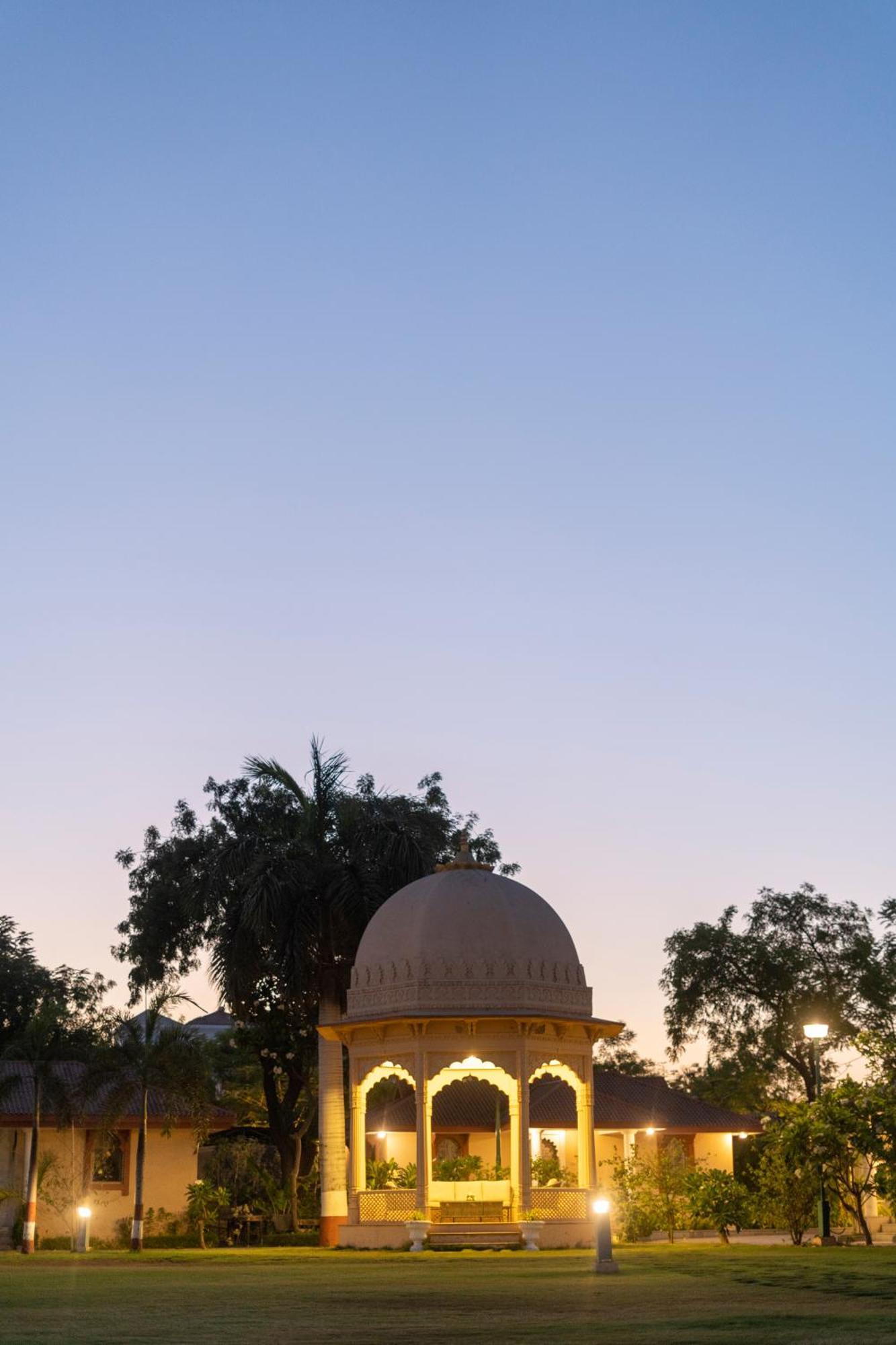 Holiday Resort & Spa A Unit Of S Poddar Group Gāndhīdhām Exteriér fotografie