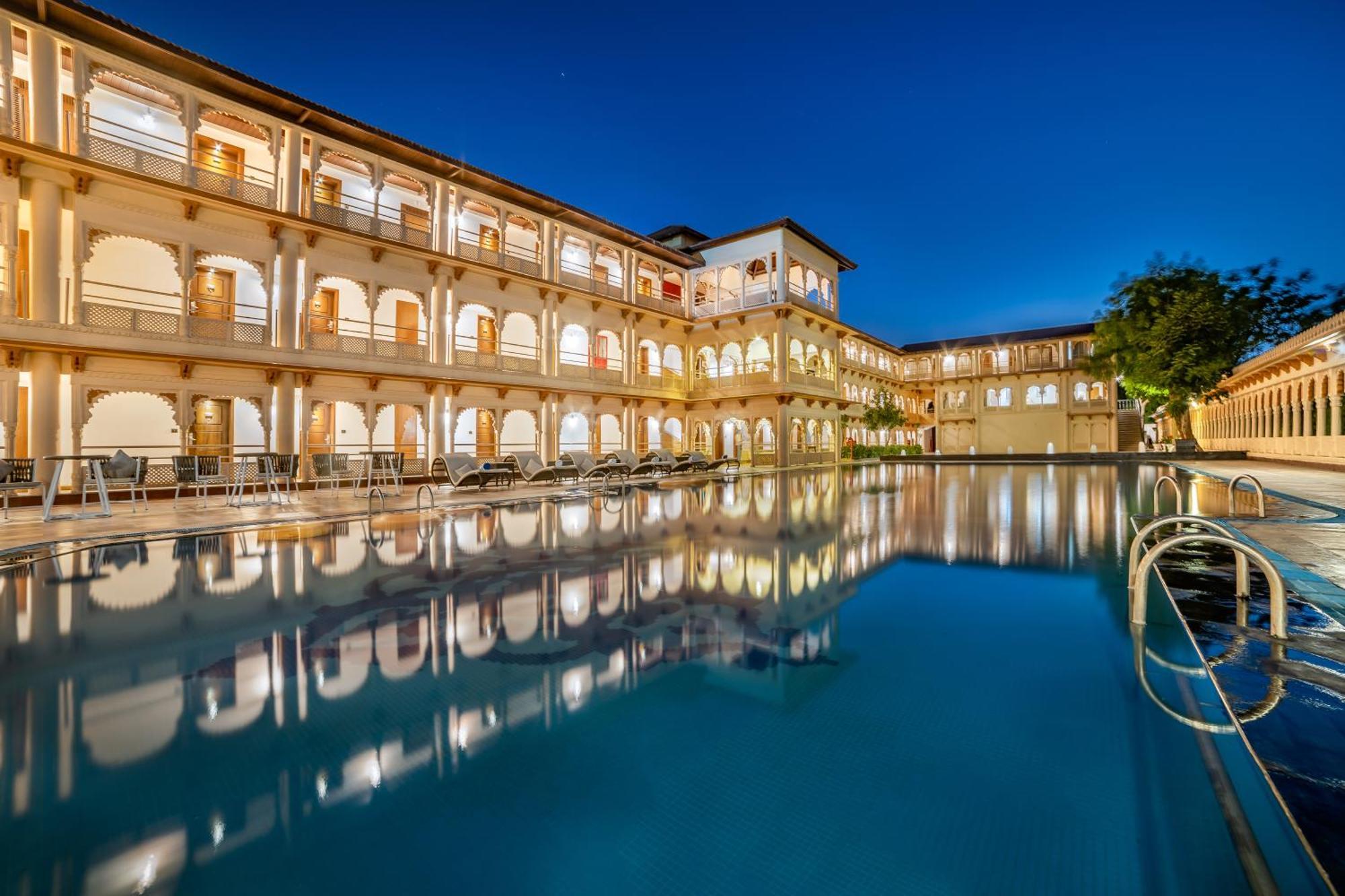 Holiday Resort & Spa A Unit Of S Poddar Group Gāndhīdhām Exteriér fotografie