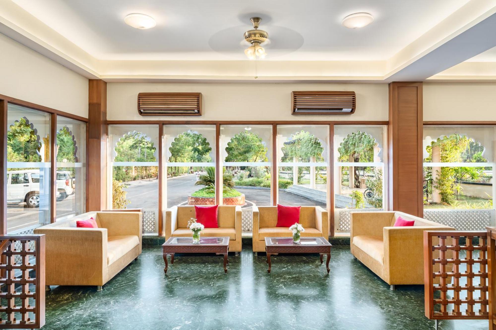 Holiday Resort & Spa A Unit Of S Poddar Group Gāndhīdhām Exteriér fotografie