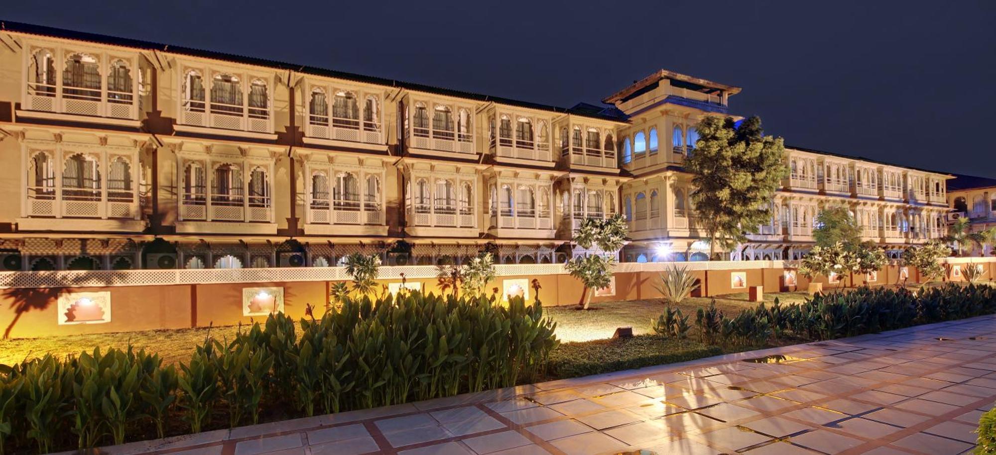 Holiday Resort & Spa A Unit Of S Poddar Group Gāndhīdhām Exteriér fotografie